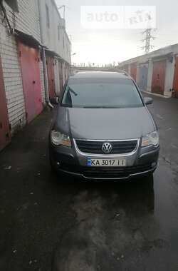 Минивэн Volkswagen Touran 2007 в Киеве