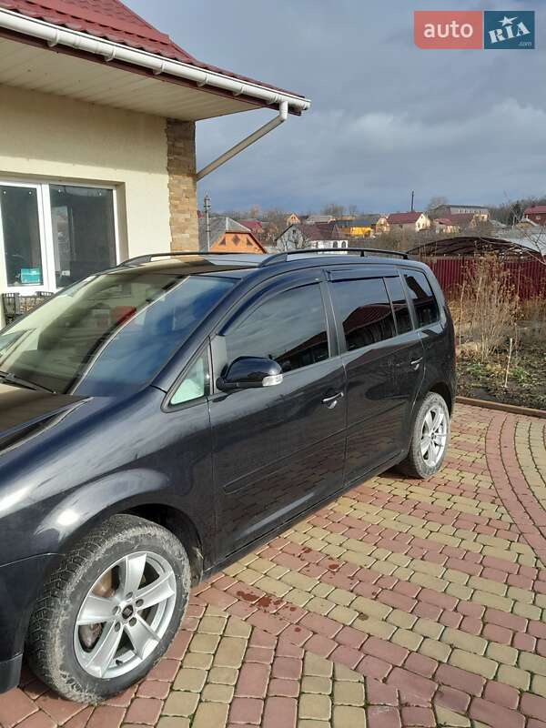 Мінівен Volkswagen Touran 2005 в Хмельницькому