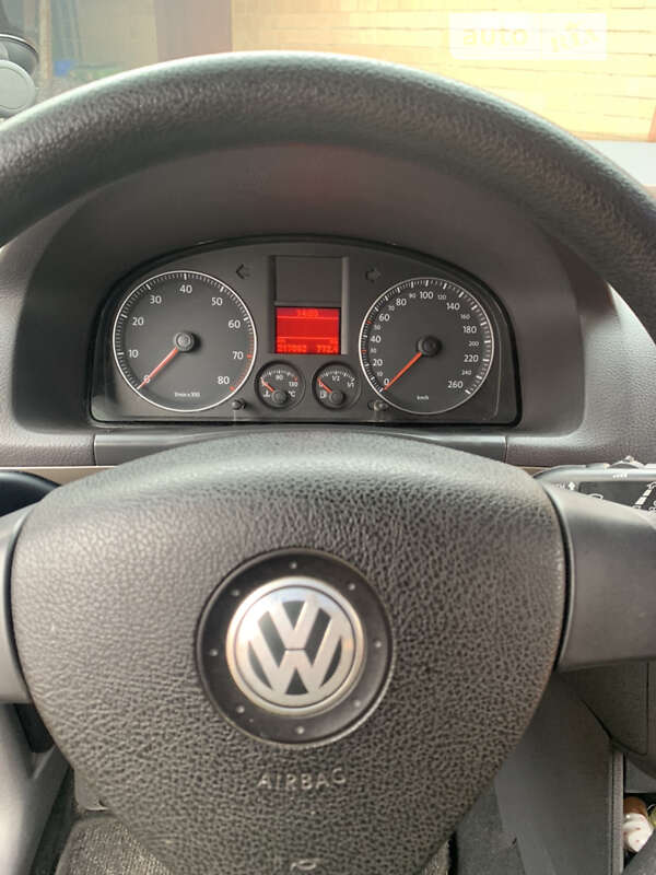Минивэн Volkswagen Touran 2008 в Полонном