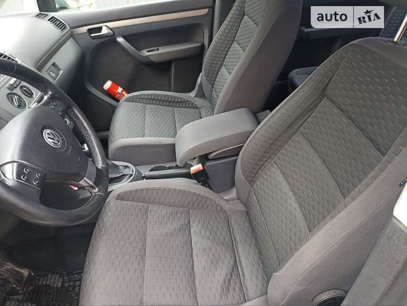 Минивэн Volkswagen Touran 2007 в Киеве