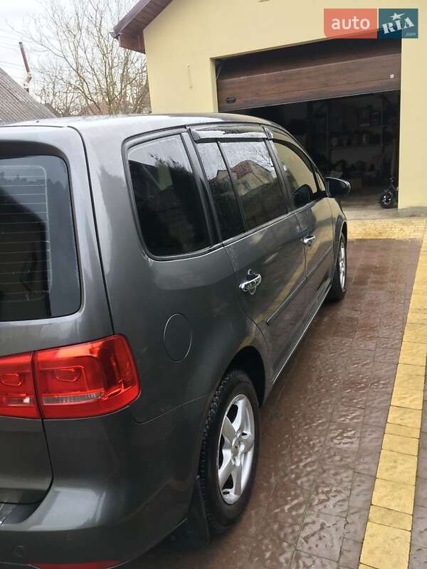 Микровэн Volkswagen Touran 2011 в Львове
