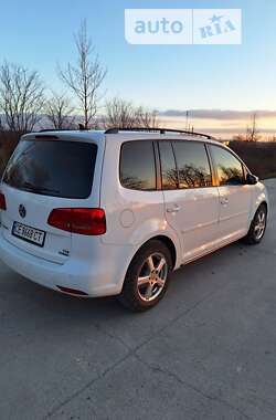 Микровэн Volkswagen Touran 2014 в Хотине