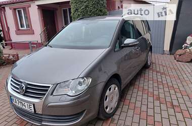 Микровэн Volkswagen Touran 2010 в Броварах