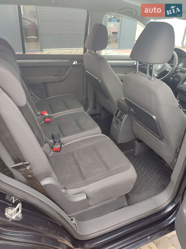 Микровэн Volkswagen Touran 2012 в Берегово