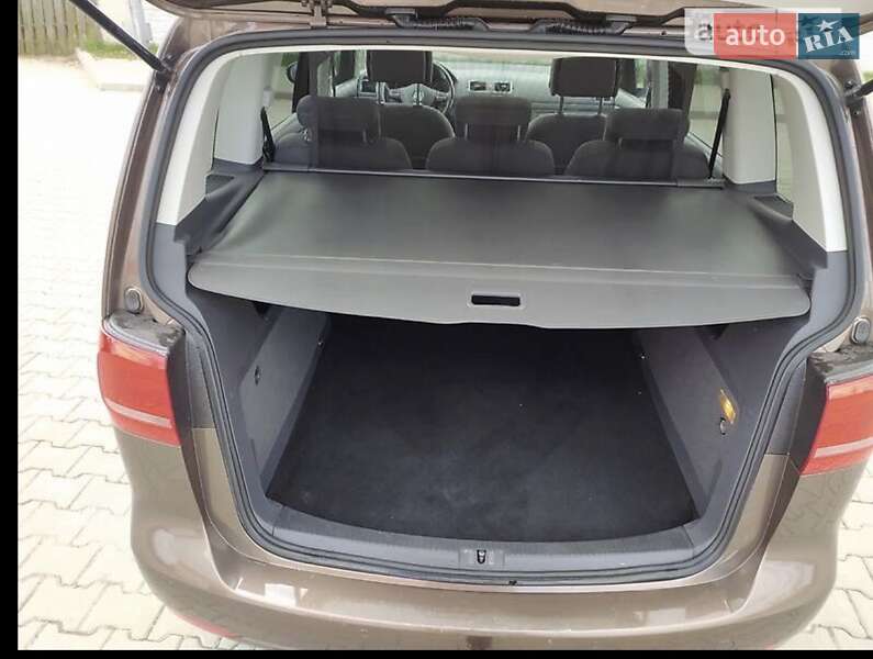 Микровэн Volkswagen Touran 2011 в Сквире