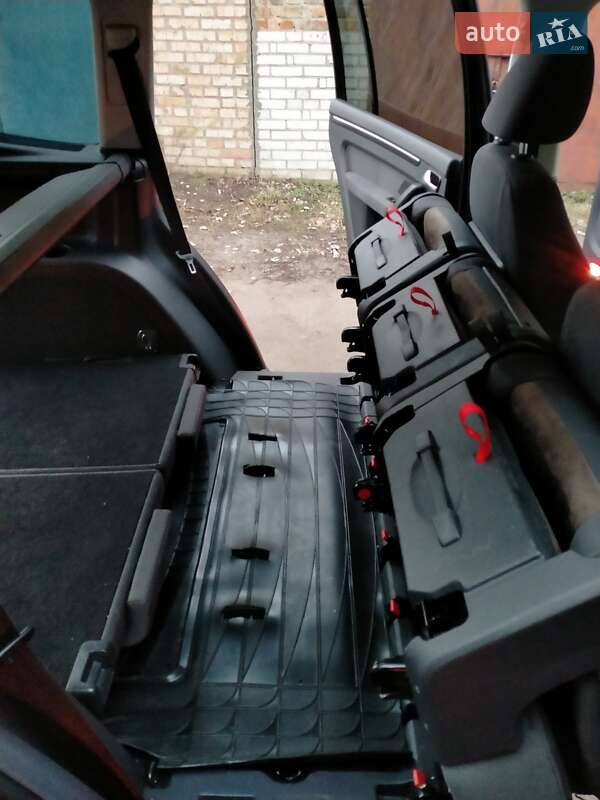 Микровэн Volkswagen Touran 2011 в Сквире