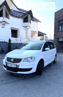 Минивэн Volkswagen Touran 2009 в Ровно