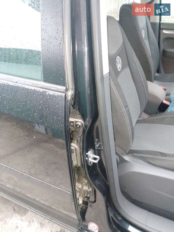 Минивэн Volkswagen Touran 2003 в Полонном