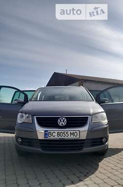 Минивэн Volkswagen Touran 2006 в Дрогобыче