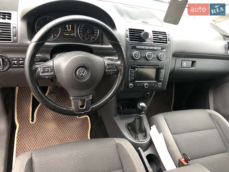 Минивэн Volkswagen Touran 2012 в Харькове