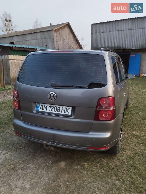 Мінівен Volkswagen Touran 2007 в Ємільчиному