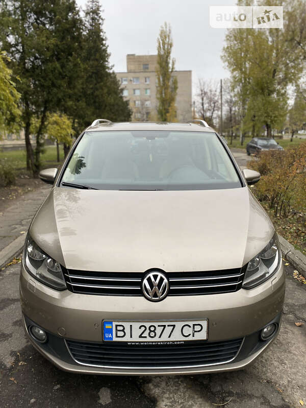 Минивэн Volkswagen Touran 2014 в Горишних Плавнях