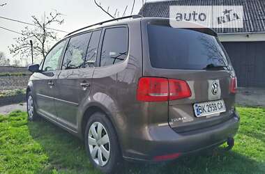 Мінівен Volkswagen Touran 2011 в Дубні