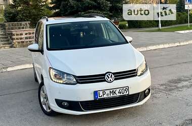 Минивэн Volkswagen Touran 2015 в Вараше