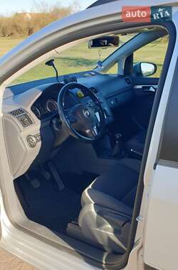 Минивэн Volkswagen Touran 2012 в 