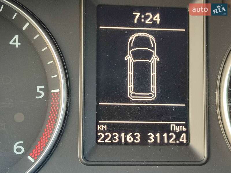 Минивэн Volkswagen Touran 2013 в Черновцах