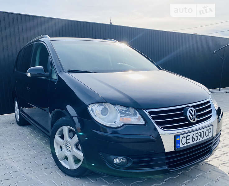 Минивэн Volkswagen Touran 2009 в Черновцах