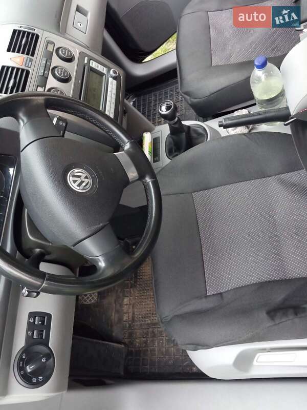 Мінівен Volkswagen Touran 2007 в Дубні