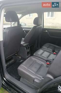 Мінівен Volkswagen Touran 2009 в 