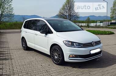 Мікровен Volkswagen Touran 2017 в Тячеві