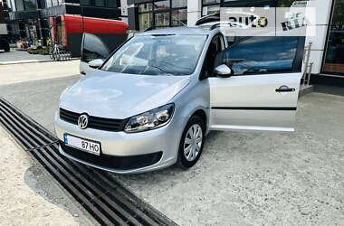 Минивэн Volkswagen Touran 2012 в Тячеве