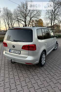 Минивэн Volkswagen Touran 2011 в Миргороде