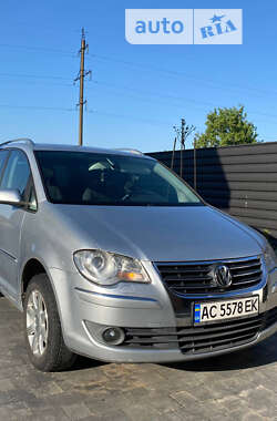 Минивэн Volkswagen Touran 2006 в Луцке