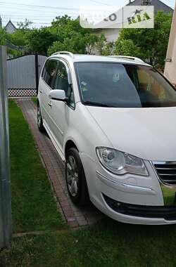 Мінівен Volkswagen Touran 2007 в Іршаві