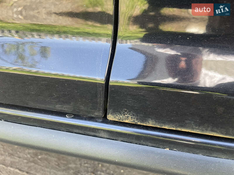 Минивэн Volkswagen Touran 2010 в Житомире