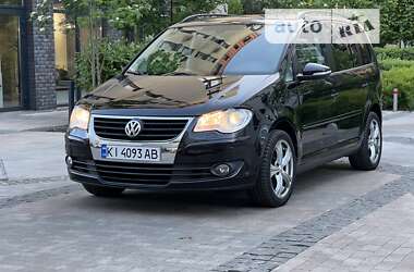Минивэн Volkswagen Touran 2009 в Киеве