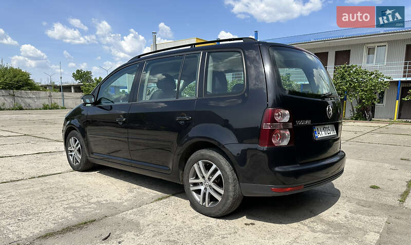 Минивэн Volkswagen Touran 2008 в Киеве