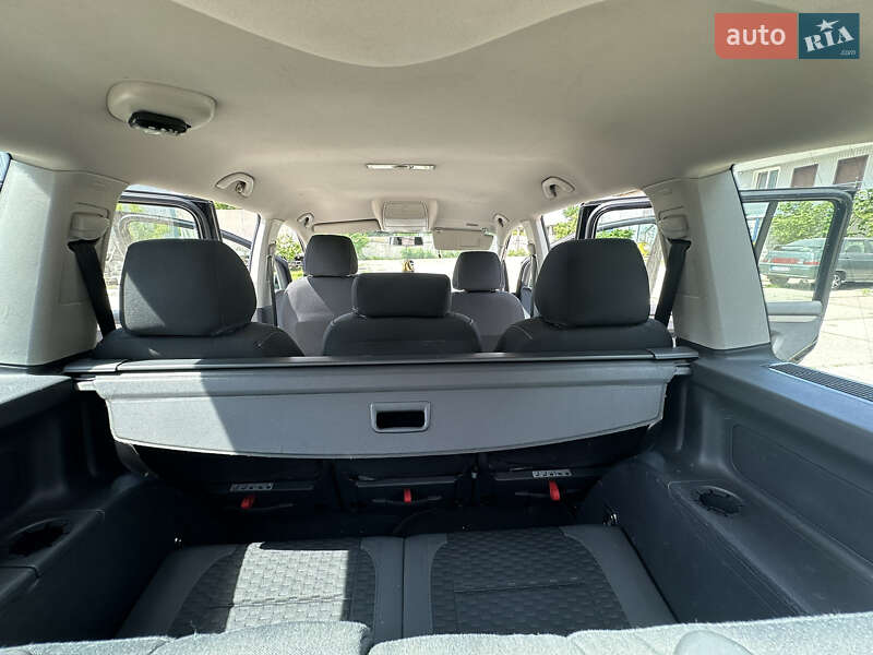 Минивэн Volkswagen Touran 2008 в Киеве