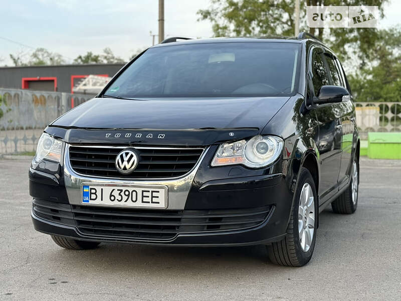 Минивэн Volkswagen Touran 2006 в Лубнах