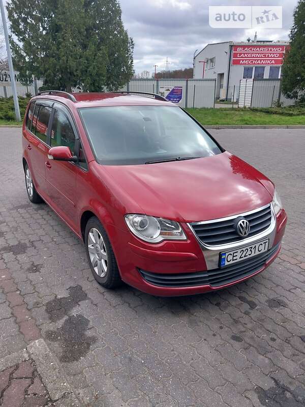 Минивэн Volkswagen Touran 2007 в Черновцах