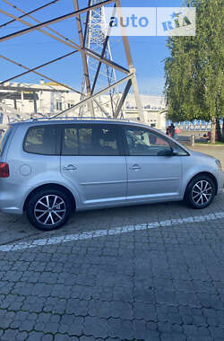 Минивэн Volkswagen Touran 2012 в Черновцах