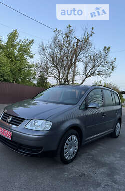 Минивэн Volkswagen Touran 2006 в Березане