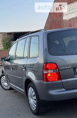 Минивэн Volkswagen Touran 2006 в Березане