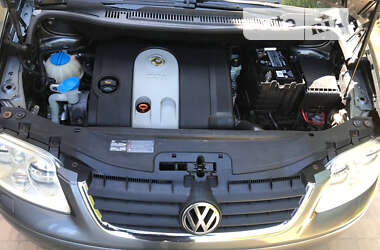 Минивэн Volkswagen Touran 2004 в Бершади