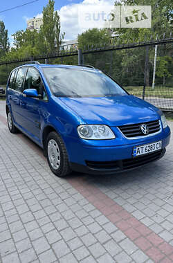 Минивэн Volkswagen Touran 2004 в Запорожье