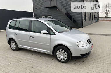 Минивэн Volkswagen Touran 2004 в Сарнах