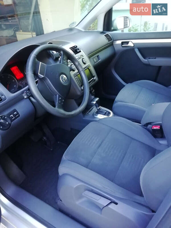 Минивэн Volkswagen Touran 2007 в Бродах