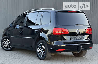 Минивэн Volkswagen Touran 2011 в Сарнах