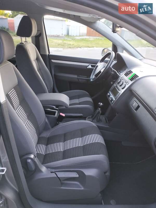 Минивэн Volkswagen Touran 2008 в Белой Церкви