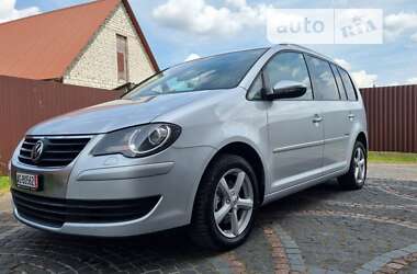 Мінівен Volkswagen Touran 2009 в Луцьку