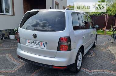 Мінівен Volkswagen Touran 2009 в Луцьку