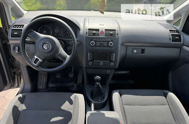 Мінівен Volkswagen Touran 2011 в Сарнах