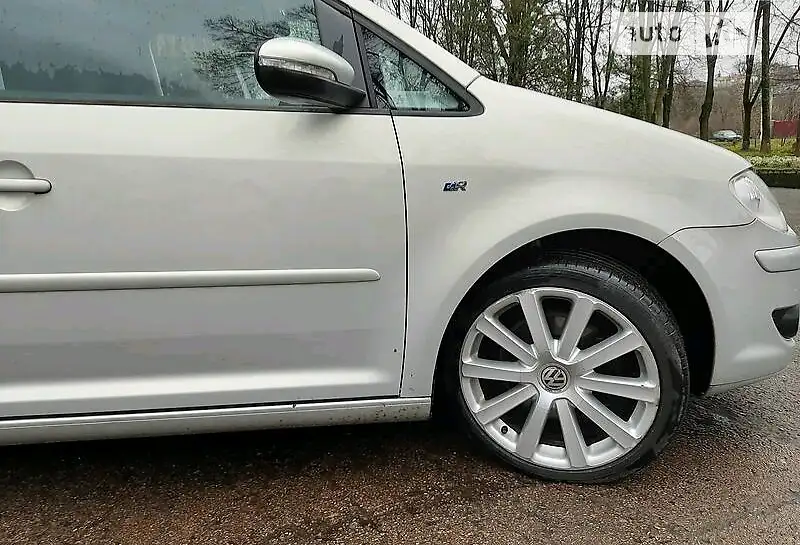 Volkswagen Touran 2011