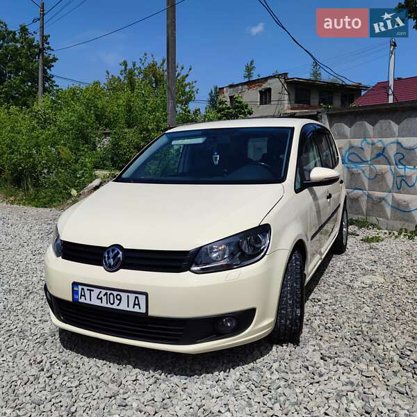 Минивэн Volkswagen Touran 2015 в Ивано-Франковске