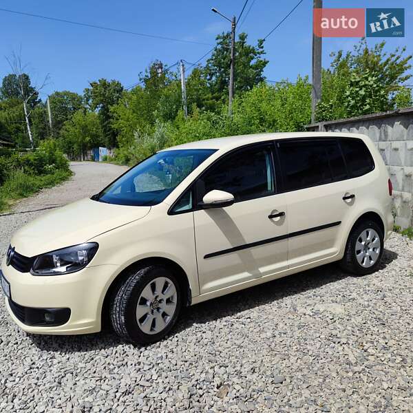 Минивэн Volkswagen Touran 2015 в Ивано-Франковске