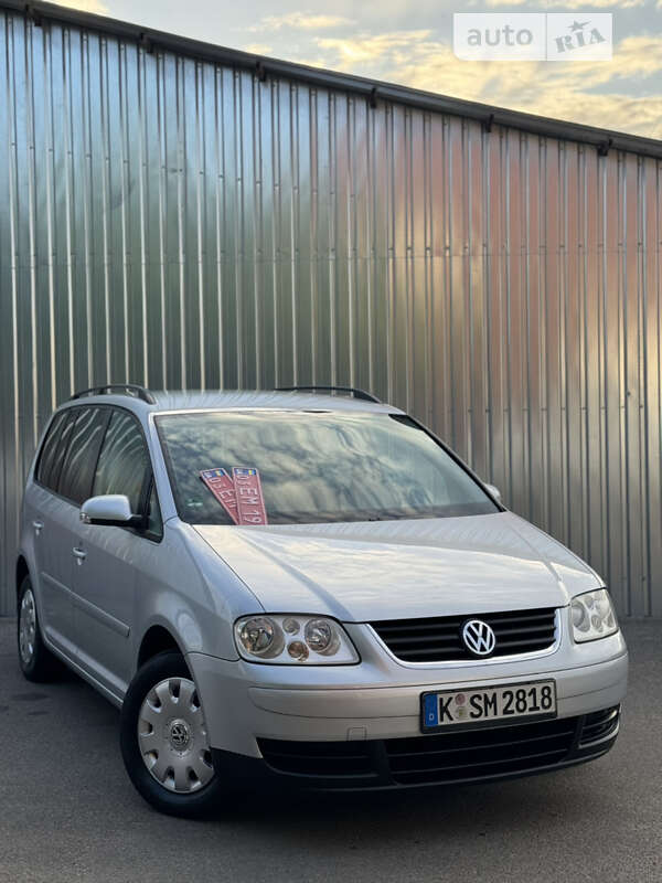 Минивэн Volkswagen Touran 2004 в Березане